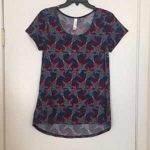 XS LuLaRoe Classic T Shirt A01 1663